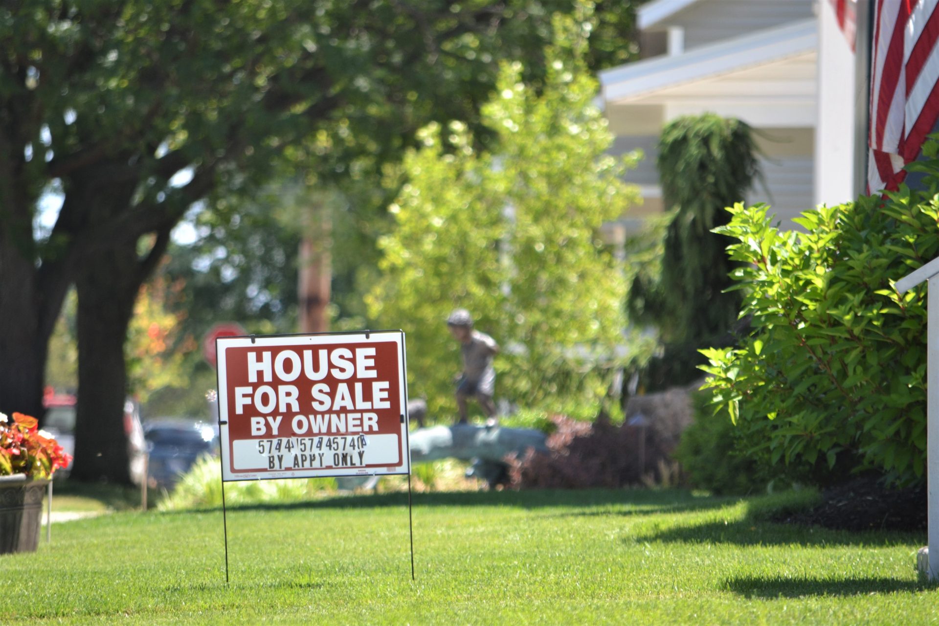 front yard sign house for sale by owner 2022 11 16 06 14 29 utc