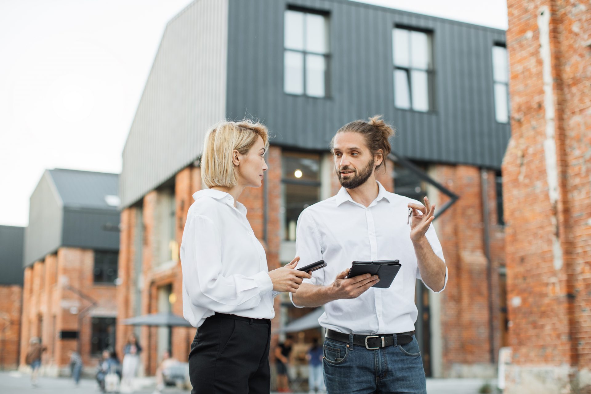 professional real estate agent wearing white shirt 2022 07 06 17 43 09 utc