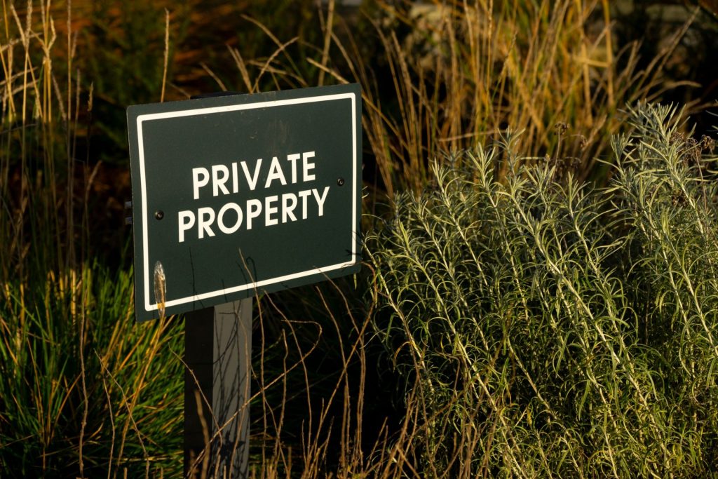 private property sign on grass 2023 01 10 02 41 54 utc