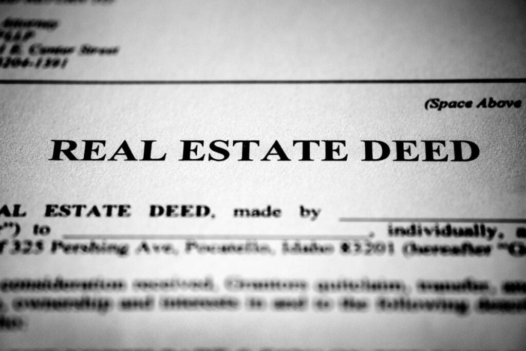 real estate deed sdnf3iyr38fh